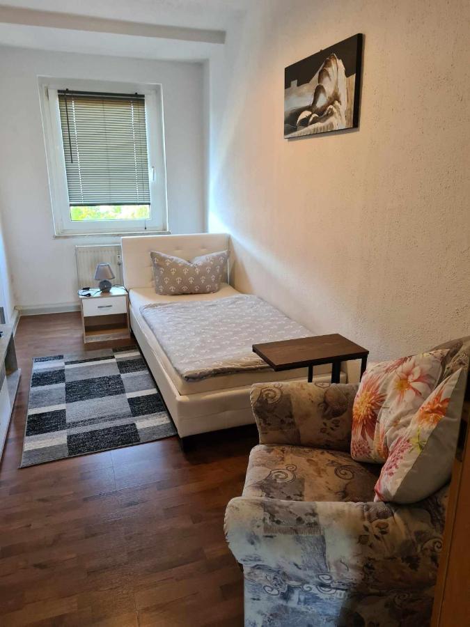 Kleine Wohnung Fuer Monteure Und Dienstreisen Zwickau Ngoại thất bức ảnh